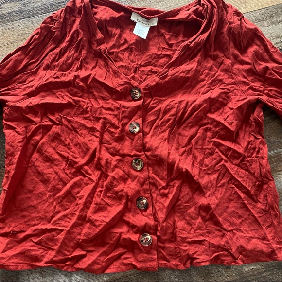 Urban Romantics Button Up Blouse - Picture 4 of 4
